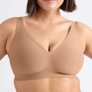 Knix Seamless Revolution Tan V Neck Bra